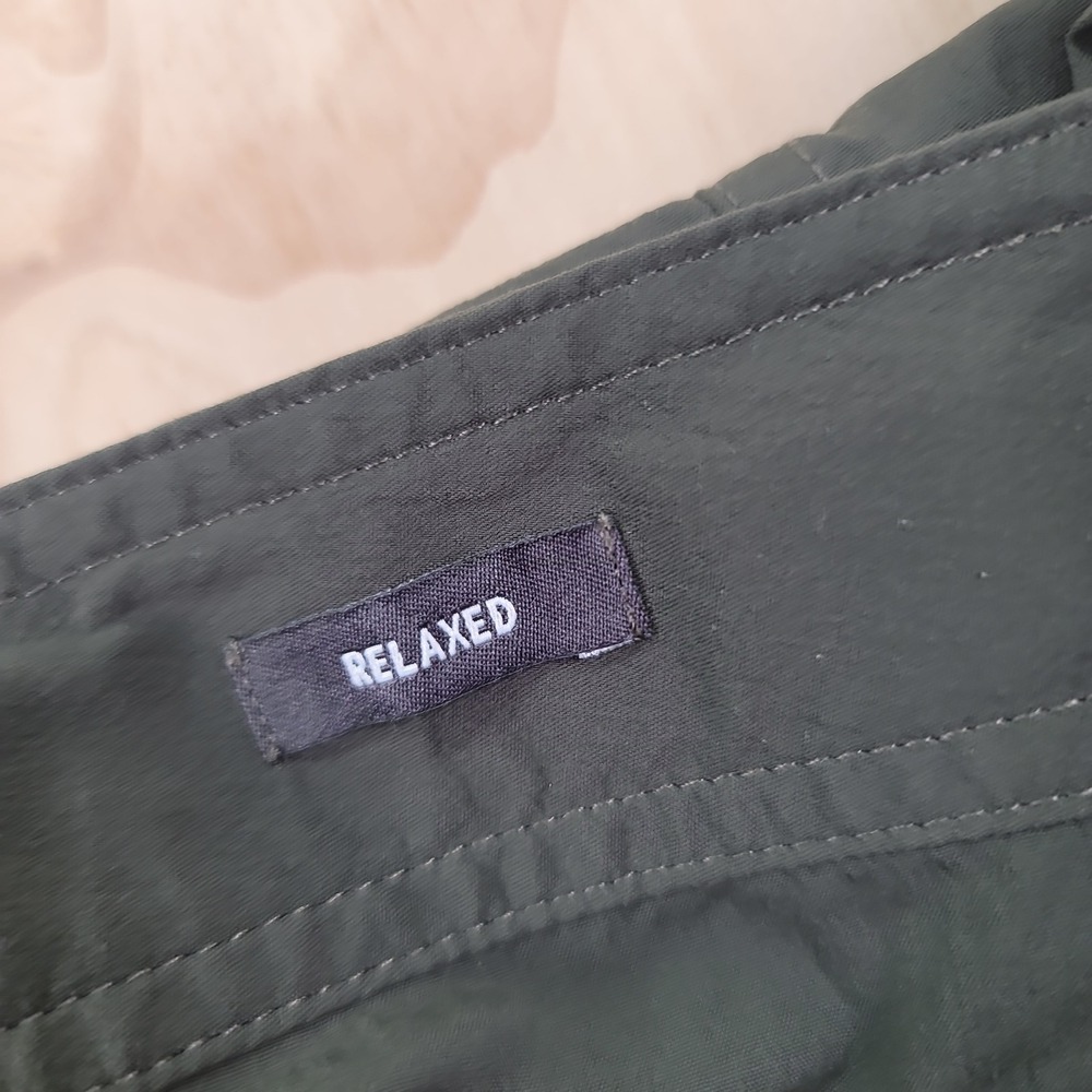 REI Co-op Sahara Cargo Hiking Pants Mens 36x32 Olive Green Roll Up Leg Stretch - Picture 4 of 16